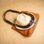 CARTERA TOTE SOMBRERO DE CARPINCHO - Imagen 2