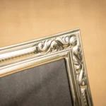 PORTARETRATO DE ALPACA LABRADA 18X24CM - Imagen 3