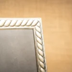 PORTARETRATO DE ALPACA LABRADA 15X21CM - Imagen 4