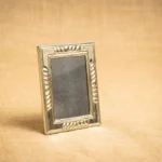 PORTARETRATO DE ALPACA LABRADA 9X13CM - Imagen 3