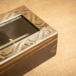 CAJA DE TÉ BASE DE MADERA Y TAPA DE ALPACA DE 4 DIVISIONES - Imagen 3