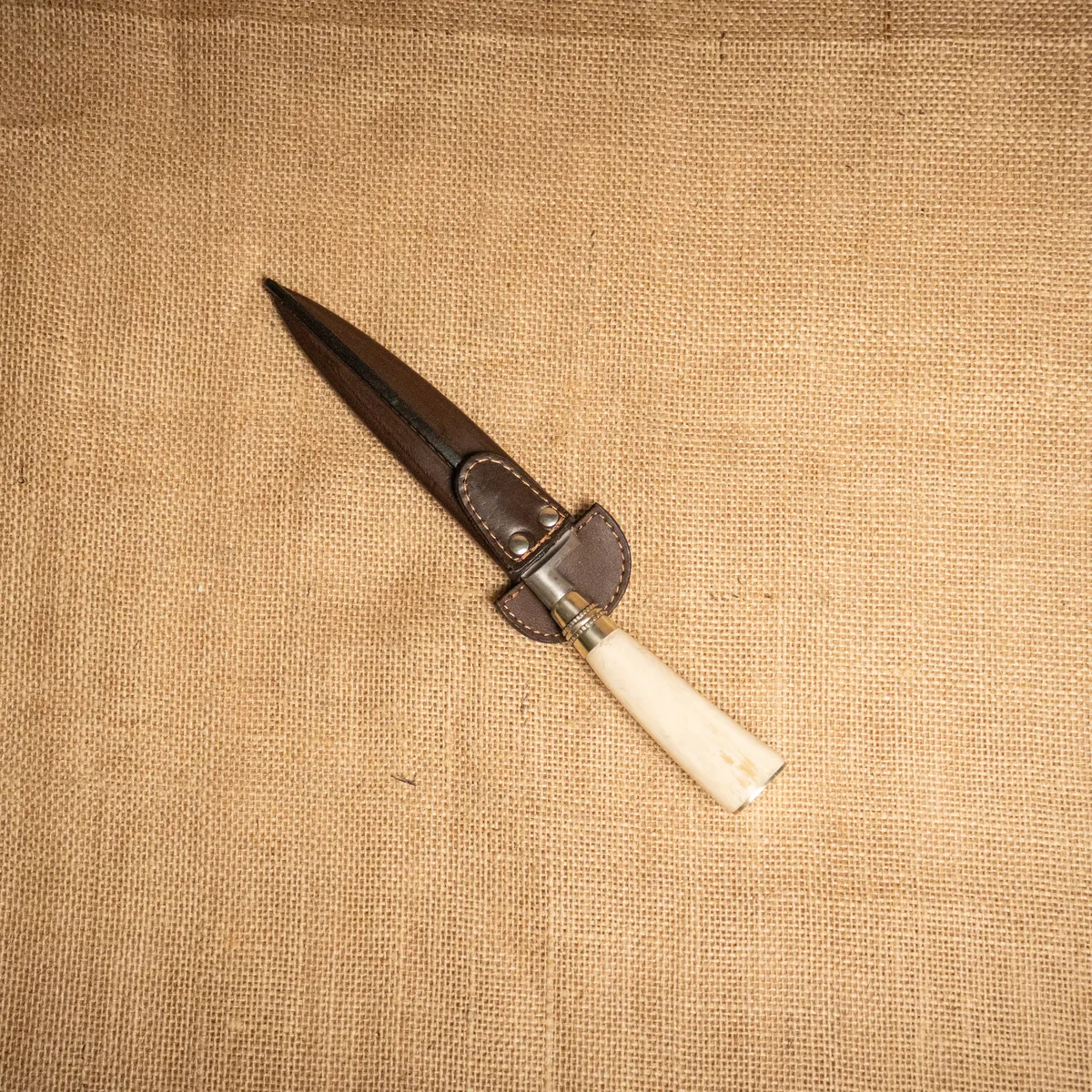 CapibaraDetalles-807 CUCHILLO MEDIANO 3 CLAVELES - Imagen 1