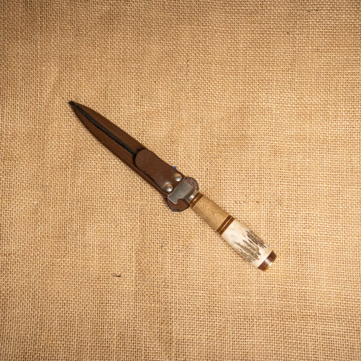 CapibaraDetalles-833 CUCHILLO REGIONAL 3 CLAVELES - Imagen 1