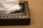 CAJA PORTA PAÑUELOS DE MADERA Y ALPACA - Imagen 2