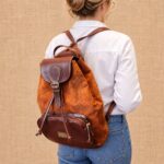 MOCHILA CAFETO EN CUERO DE CARPINCHO - Imagen 7