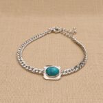 PULSERA CADENA ENTRELAZA CENTRO CUADRADO Y PIEDRA