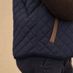 CHALECO MATELASSE DE HOMBRE CON CUELLO  DE CUERO - Imagen 6